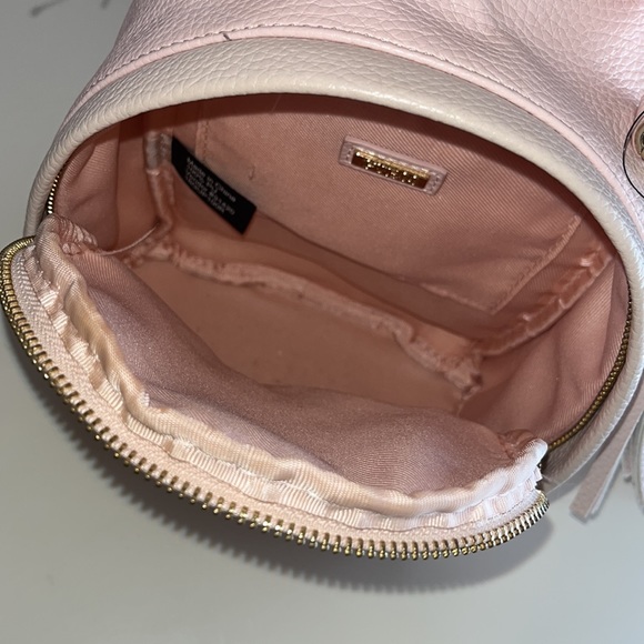 Guess mini backpack - Picture 4 of 4